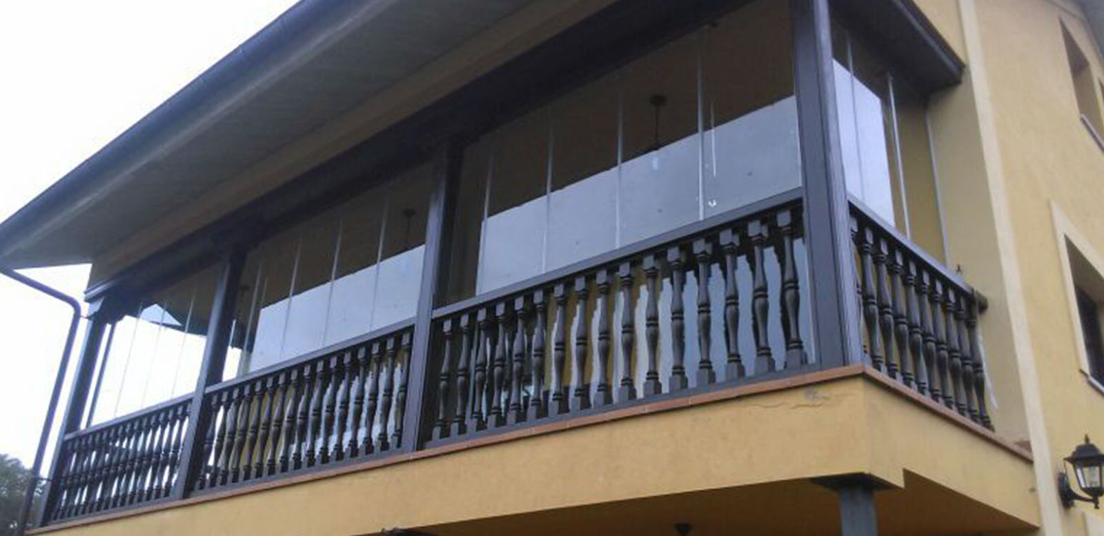 Cerramiento de terrazas y balcones en Santiago y alrrededores